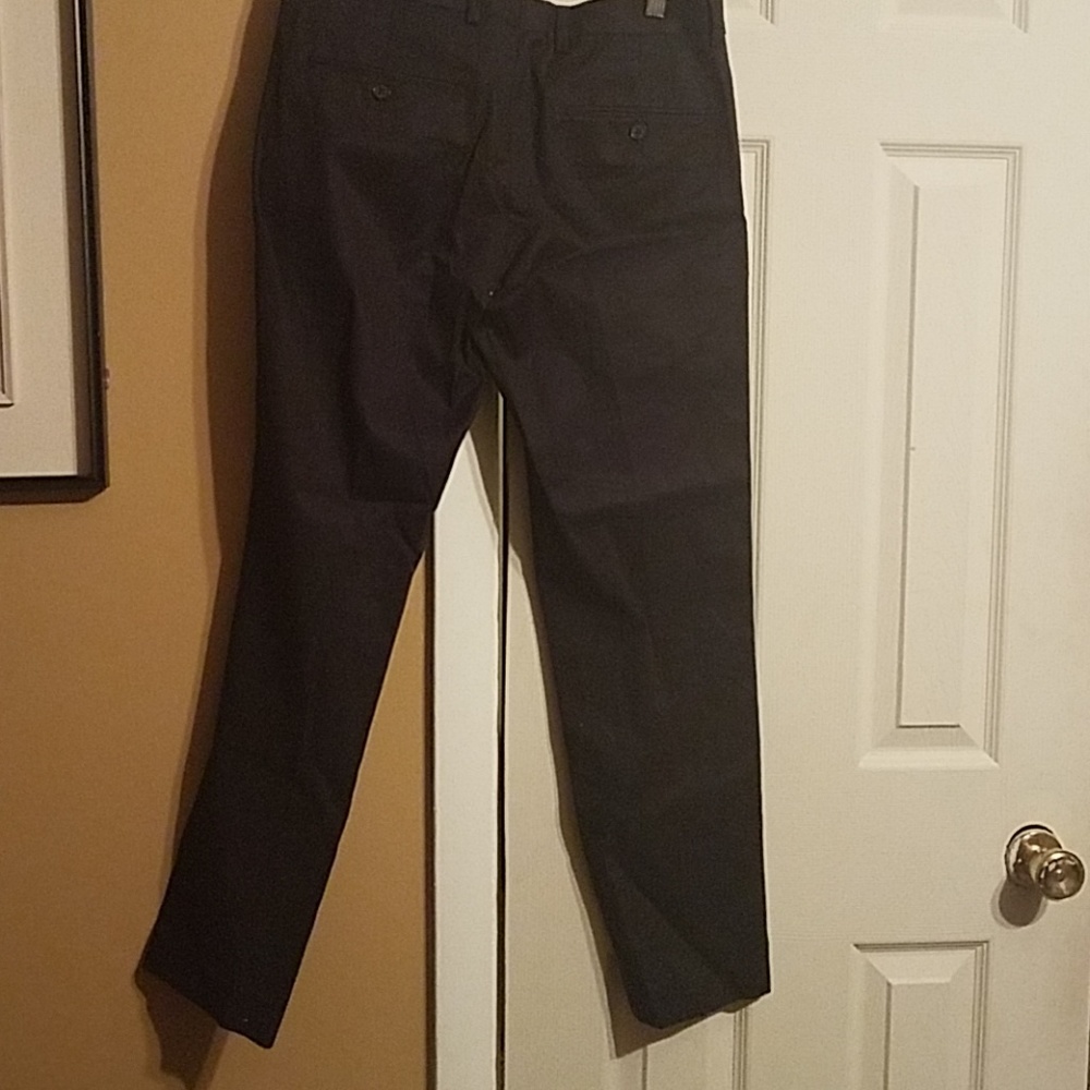 Used Clothes - Picture 2 of 3